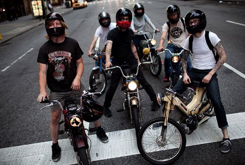 Hipster-Moped-Gang