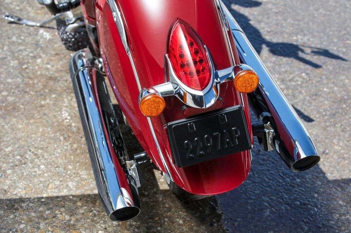 2014-indian-chief-Classic Dual Exhausts