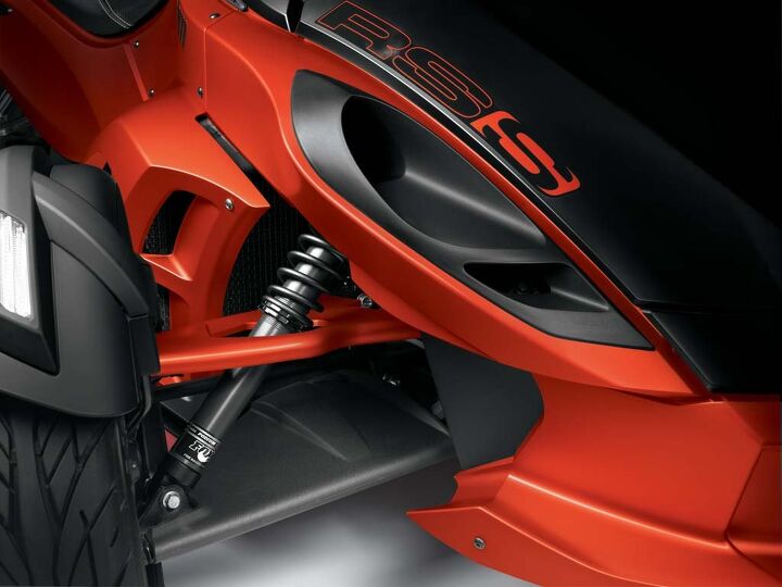 All Spyders will have upgraded suspension components for 2014. The RT and ST models receive new Sachs components with larger pistons and stiffer springs, while the sportier RS and RS-S models will use Fox Shox.