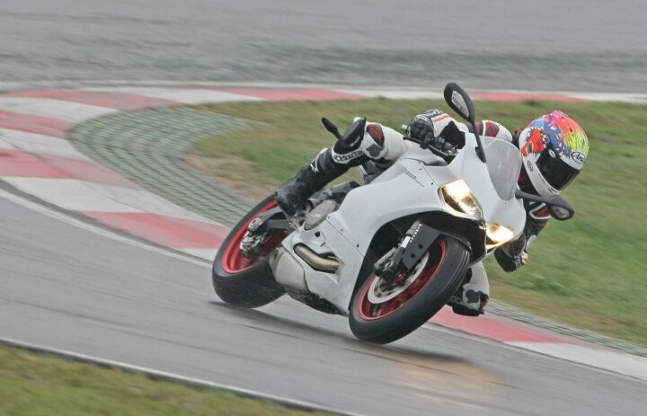 2014 Ducati 899 Panigale Action Right Cornering