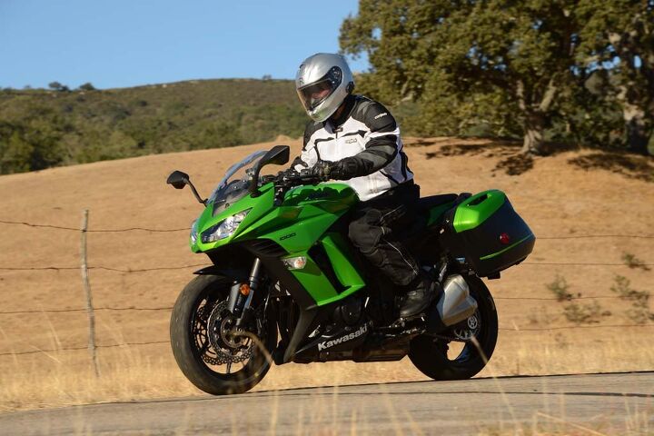 The Ninja 1000 ABS is both comfortable and fast, and at 509 pounds wet, it’s 184 pounds lighter than the substantially larger Concours 14 ABS. 