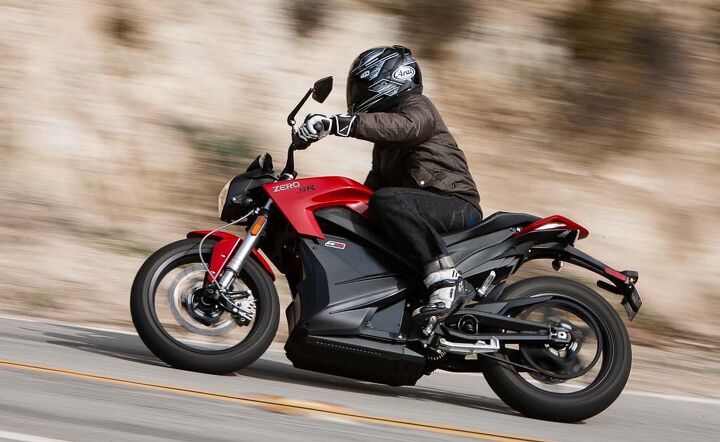 The Zero SR handles a curvy road fairly well. However, a better shock, stickier tires and a pair of rearsets would really transform the SR’s cornering abilities.