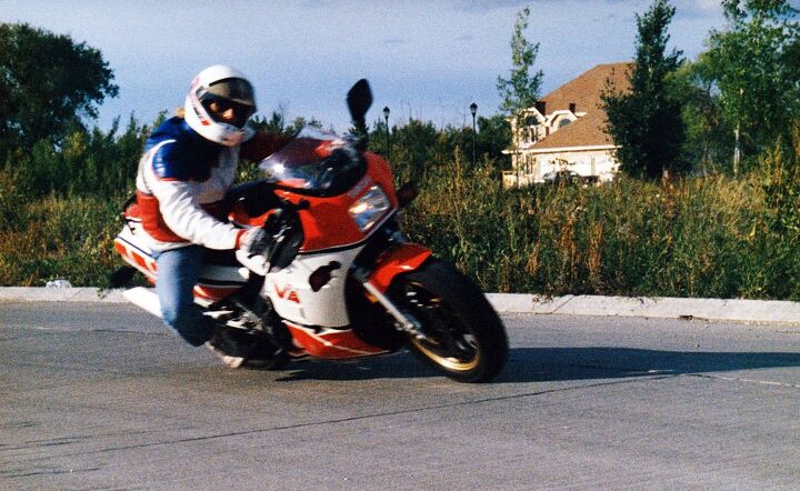  As far as I was concerned, the RZ500 gave me inimitable street cred in spite of my cheapie Korean lid and Levis 501s.