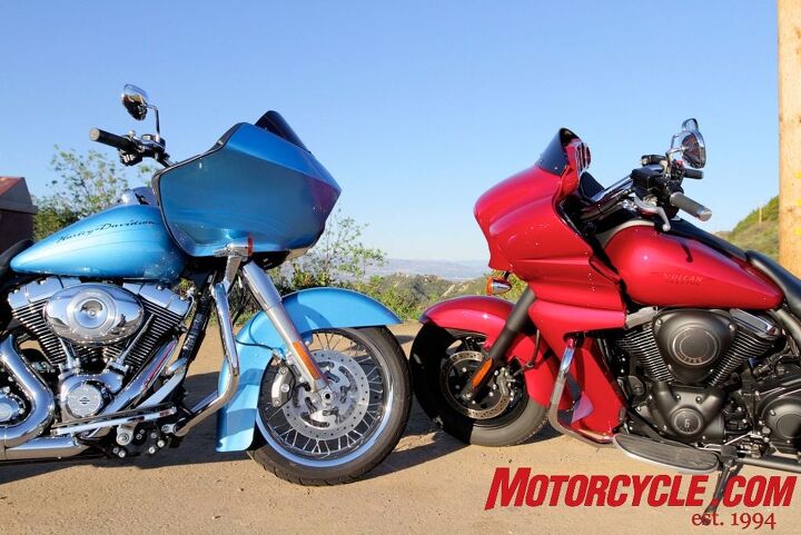We conducted a shootout between Kawasaki’s Vulcan 1700 Vaquero and H-D’s Road Glide a few years ago,. Both have frame-mounted upper fairings, but the Vaquero’s swoopy lines and fairing lowers (shrouding the liquid-cooled motor’s radiator) present an altogether different-looking bike compared to the Road Glide.