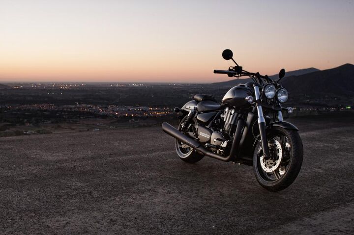 2014 EICMA: 2015 Triumph Thunderbird Nightstorm Special Edition Preview -  