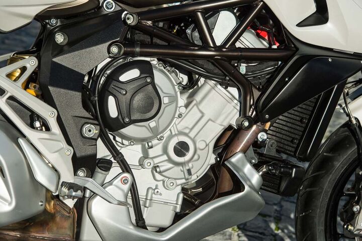 The 800cc Triple has its own dedicated tune with a bias towards torque rather than all-out top end power. Claimed max torque is 58 lb-ft @ 9000 rpm and max power of 115hp @ 11,000 rpm.
