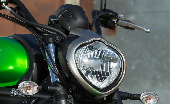 2015 Kawasaki Vulcan S headlight