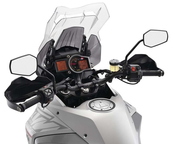 The larger windscreen displaces more wind than the 1190 Adventure, creating a pleasant bubble of calm for the rider. Turbulence is tempered by way of the reinforced slot near the top of the windscreen. It works, but the design is unavoidably, directly in a rider’s line of sight which is a nuisance until you get use to its presence. Unlike the 1190 Adventure, the 1290’s screen can be adjusted on the fly. Note the cruise control switchgear on the right handlebar.