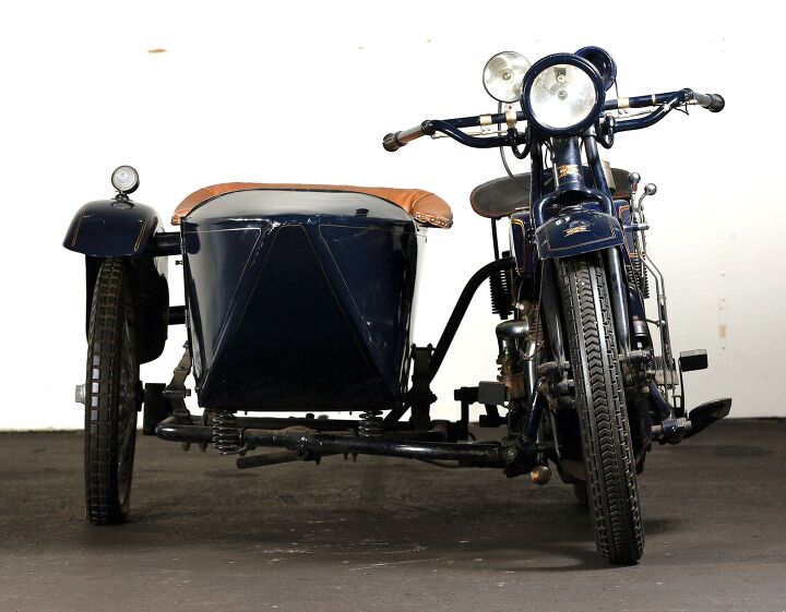 Tilt smooths out once “rig” was underway. Note sprung suspension of the sidecar.
