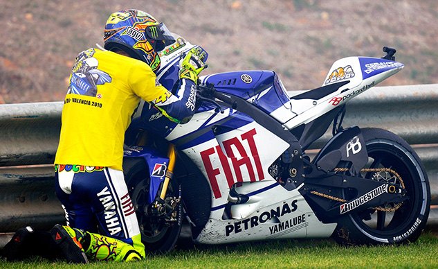 Rossi embraces Yamaha
