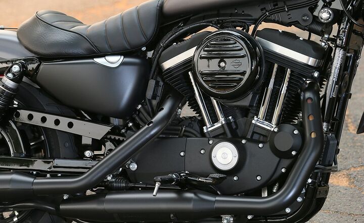 2016 Harley-Davidson Iron 883 Engine