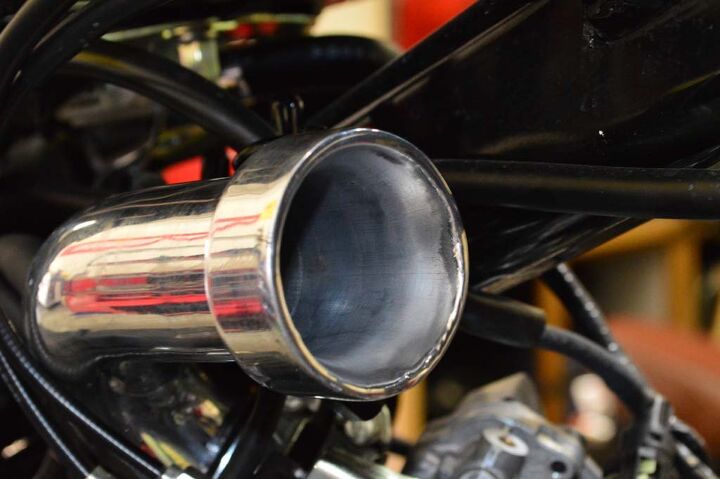 With the air filter removed, we see the smooth and rounded port the intake air will travel through.