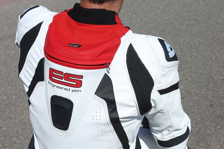 The speed hump in the back of the Stingray leathers is ready to take Rev’It’s hydration system. At either side of the front are two small, stretchable loops for securing the straw. Engineered Skin is a Rev’It term for the way in which it incorporates functional performance into its garments.