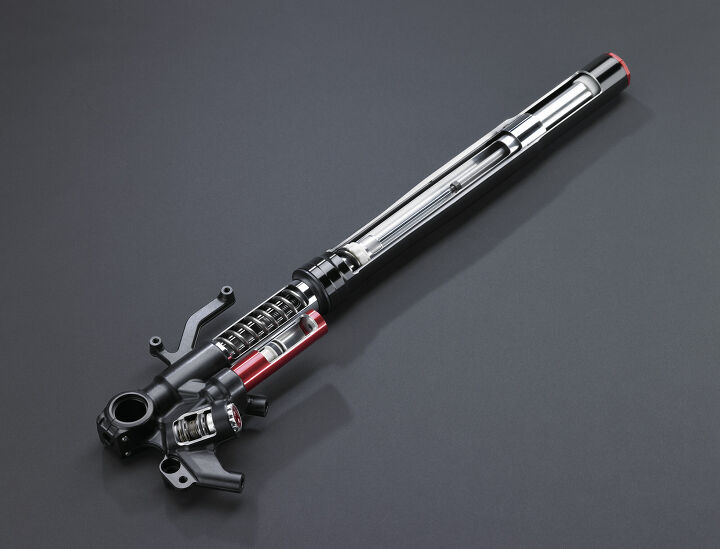 A first for a production sportbike, the Showa Balance Free Fork takes tech developed directly from the WSBK paddock and applies it to a road-going motorcycle. By moving the damping valves outside the fork legs in a separate chamber, Kawasaki says low-speed comfort and high-speed performance will be improved.