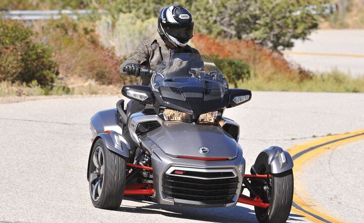 2016 Can-Am Spyder F3-T - action