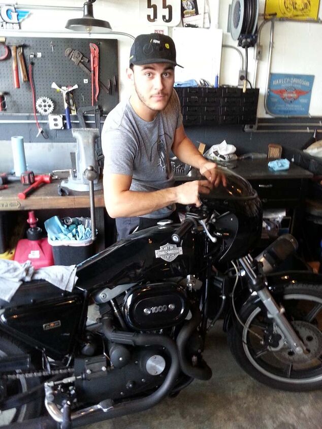 Joining Serge in the Heroes restoration shop is super wrench Guillaume also from Paris. Harley factory Café Racer belongs to Olivier Martinez.