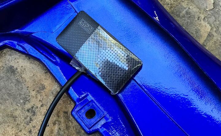 In this protected location under the tail section, the GPS receiver will (hopefully) remain dry enough to not compromise the tape covering the speaker. Innovv should waterproof the receiver and the DVR for motorcycle use.