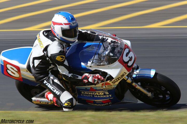 032916-barry-sheene-festival-2016-Kevin Schwantz raced an XR69 in the Barry Sheene Challenges and was up there at the front along with Cam Donald and McWilliams