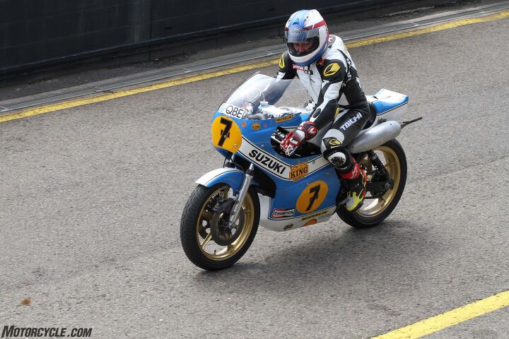 Kevin Schwantz trying out the old school 500.