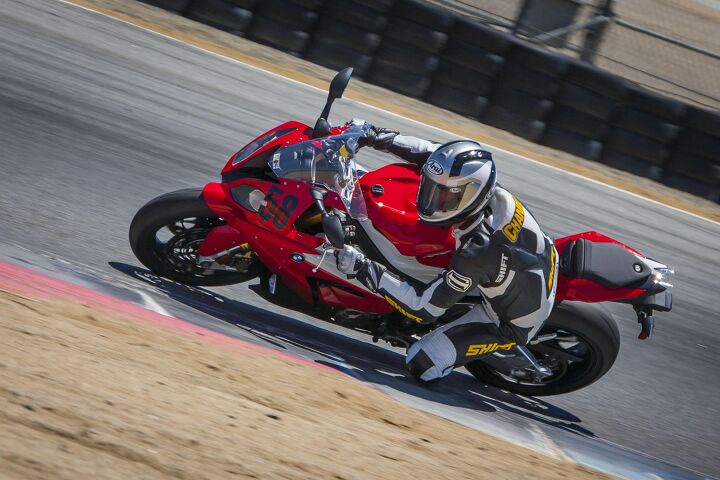 081216-mobo-2016-best-sportbike-honorable-mention-bmw-s1000rr
