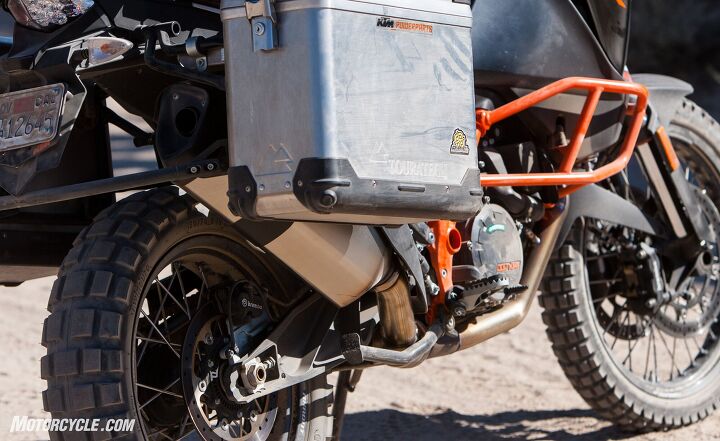 At 565 pounds, the KTM 1190 weighs a mere 20 wet pounds more than the 1000cc Honda Africa Twin but outputs substantially more power. The KTM’s brakes are well-suited to both street and dirt riding, with a more powerful feel than the Honda while not sacrificing much in the way of modulation.