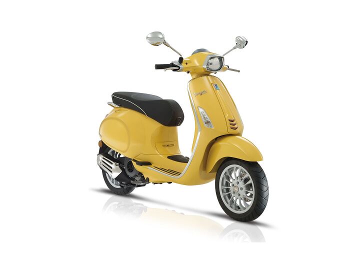 The Sprint is the same scooter as the Primavera, practically, with big 12-inch wheels and tires instead of 11-inch ones.