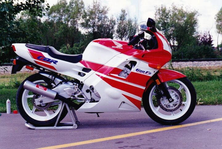 120816-top-10-90s-sportbikes-0-1991-honda-cbr600f2