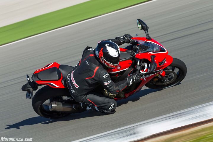Even with the standard Bridgestone S21 tires, as fitted to the standard CBR seen here, the ’Blade is able to lap a racetrack very quickly. In fact, I’d estimate it’s a perfectly suitable track tire for all but the fastest track riders out there. 