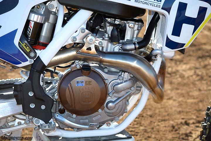 The Husqvarna’s fuel-injected SOHC engine churned out the most horsepower and torque during our dyno thrash, delivering 54.4 horsepower at 9700 rpm.