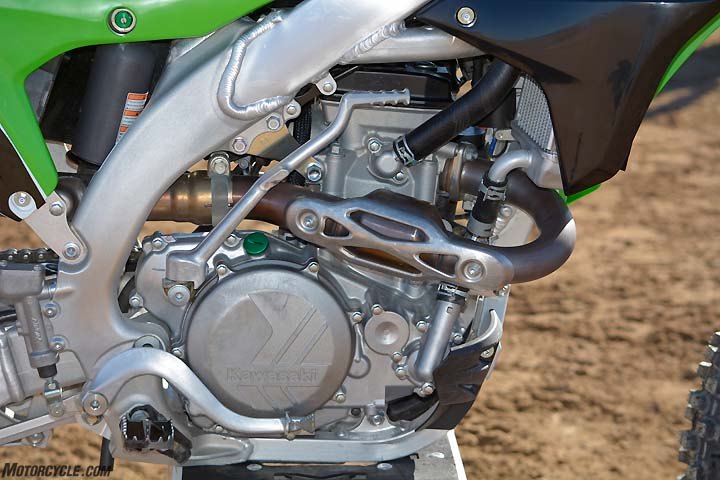The Kawasaki’s fuel-injected DOHC engine is designed to focus its power strongly in the midrange. The KX wasn’t as strong on the dyno as its raspy exhaust note would suggest, punching out 50.6 peak horsepower at 9000 rpm.