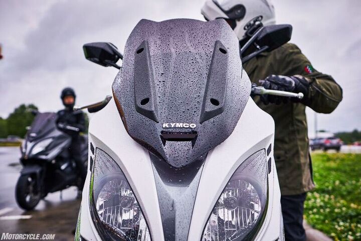 2018 Kymco Xciting 400i front