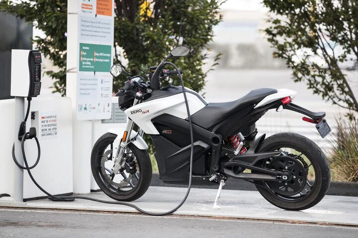 The 2018 Zero SR with the 14.7 kWh battery pack and accessory Charge Tank – expect a 95% charge in under two hours from a standard Level II charging station. A half hour should net you over 30 miles of highway cruising.