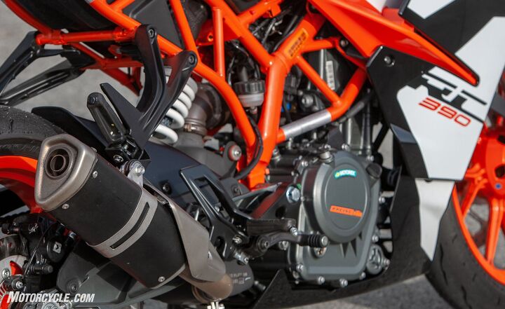2018 KTM RC390 engine and exhaust
