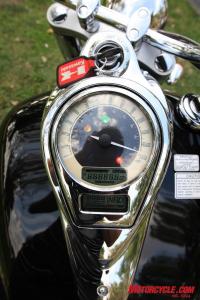 The Kawi dash lacks a tachometer, but the dual LCD panels offer a gear position indicator and a fuel/mileage remaining feature amongst other standard information.