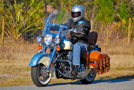 The Chief’s riding position is comfortable and makes the bike easy enough to handle. The saddle is firm and supportive enough for a long day’s ride.