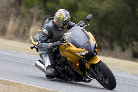 A firm suspension makes the CBF1000 turn like it was on rails, but relaxed steering geometry slows quick-turning transitions. It makes a better street bike than a track bike.