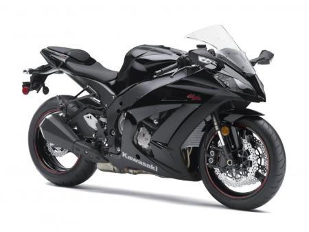 Cap: The 2011 Kawasaki ZX-10R looks especially sinister in its black version. It’s a new favorite among Japanese sportbike design.