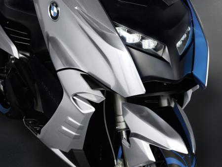 The Concept C uses BMW's familiar "split-face" design.