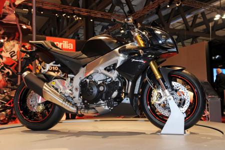 http://www.motorcycle.com/gallery/gallery.php/d/271120-2/Hot-Bikes-Aprilia-Tuono-V4R-01.jpg?g2_GALLERYSID=TMP_SESSION_ID_DI_NOISSES_PMT