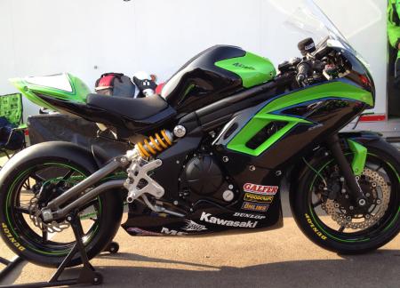 2012-Kawasaki-Ninja-650-Black-Green.JPG