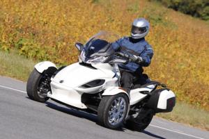 2013 Can-Am Spyder Action White