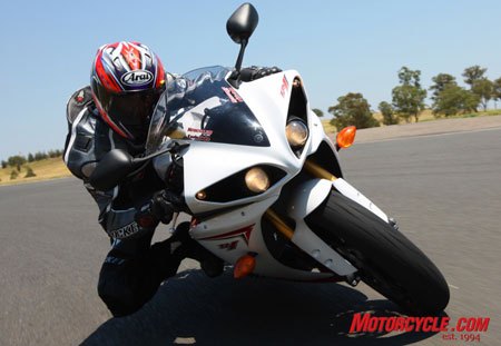 Unlike most sportbikes’ dual headlamps, both of the R1’s projector headlights remain lit in both high and low beams.