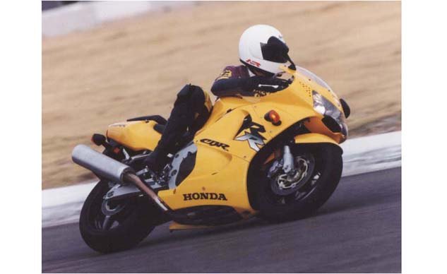 1998 Honda CBR900RR Yellow action 6
