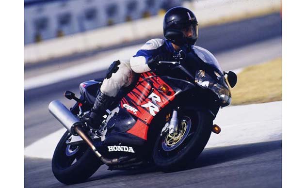 1998 Honda CBR900RR black red action 1