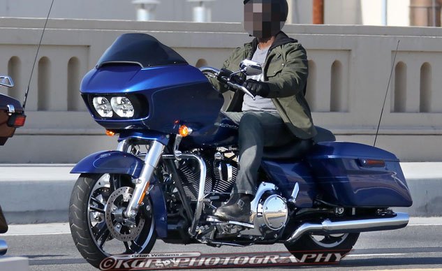 [motorcycle.com] - SCOOP: 2015 Harley-Davidson Road Glide Spied