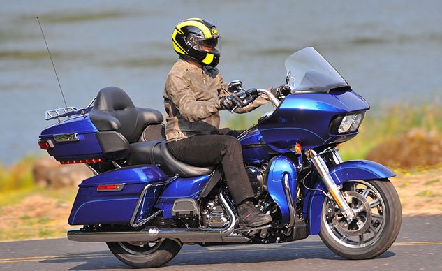 2019 Harley  Davidson  Road  Glide  Ultra First Ride Review