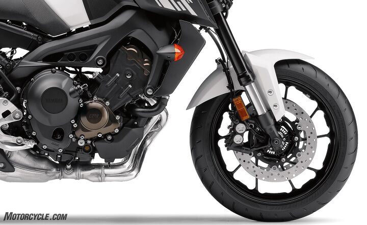 Review of the Yamaha FZ-07 and FZ-09