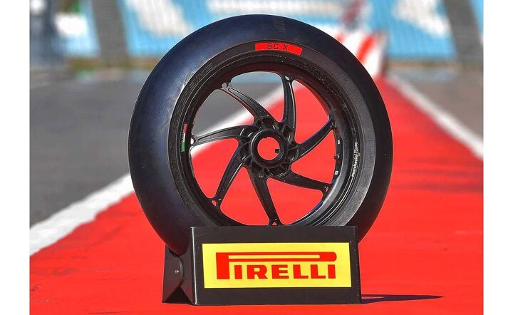 Pirelli Diablo Superbike SCX tire