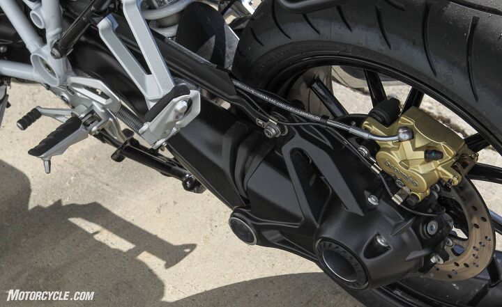 2020 BMW R1250RS paralever shaft drive