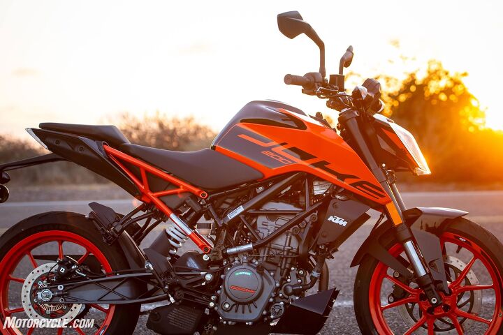 2020 KTM 200 Duke Review - First Ride